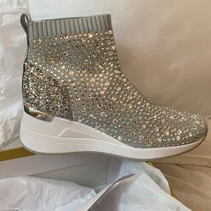 Michael Kors Skyler Bootie Size 8 Stretch Silver/White